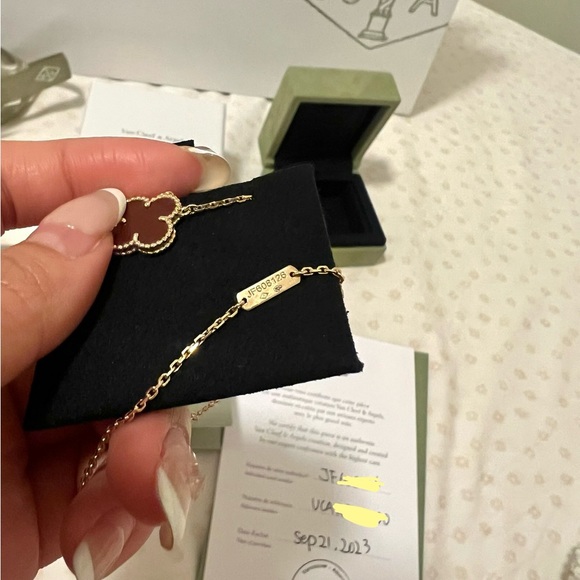 Van Cleef and Arpels Carnelian pendant - Picture 4 of 5